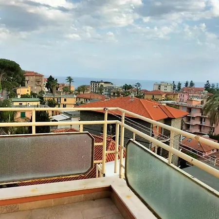 Lägenhet Attico Con Vista Mozzafiato Bordighera